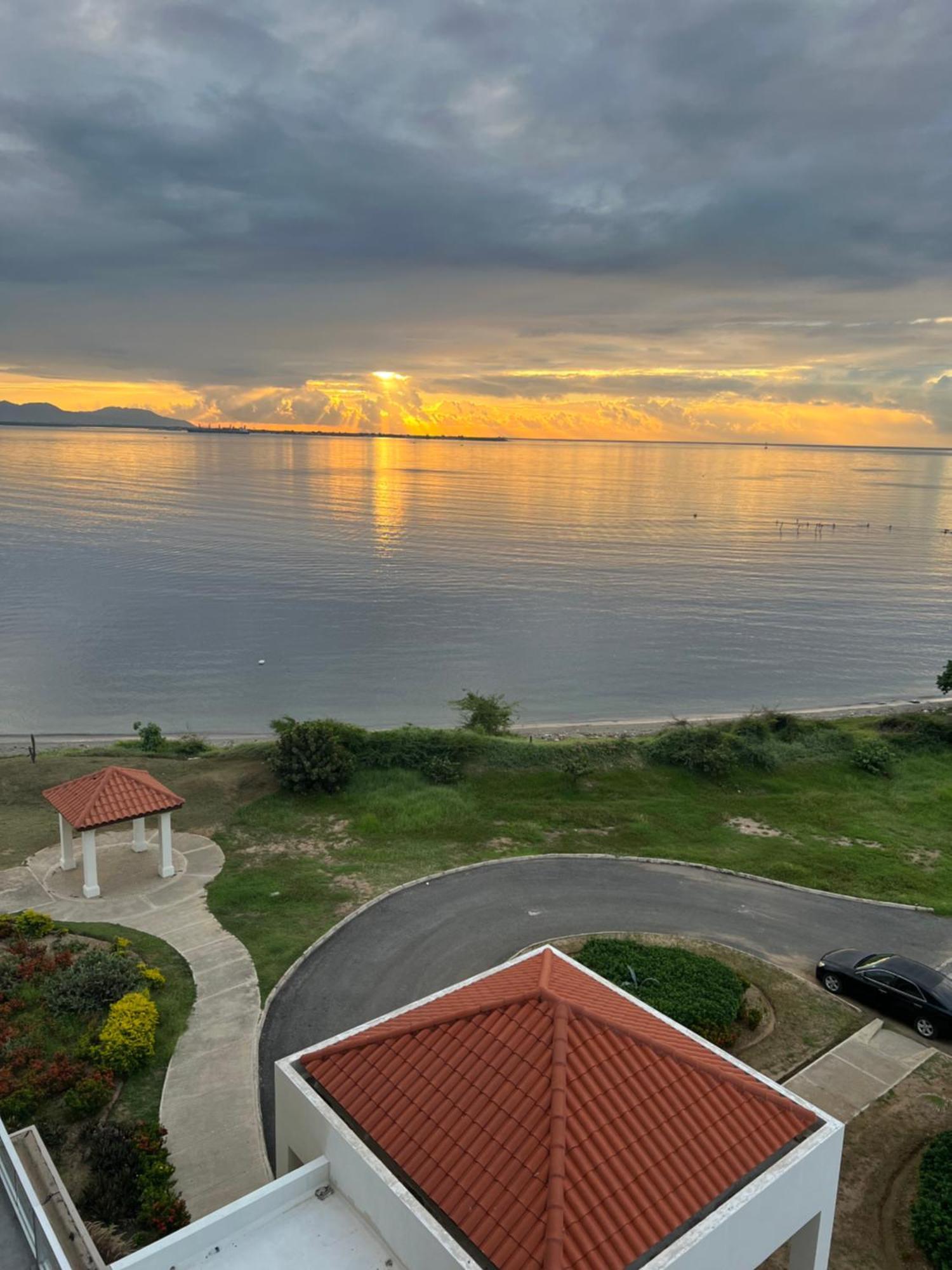 Bayfront Villa & Apartment Portmore Exteriér fotografie